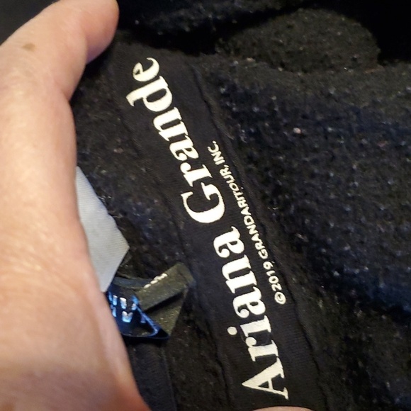Ariana Grande Hoodie SZ MD - Picture 9 of 9